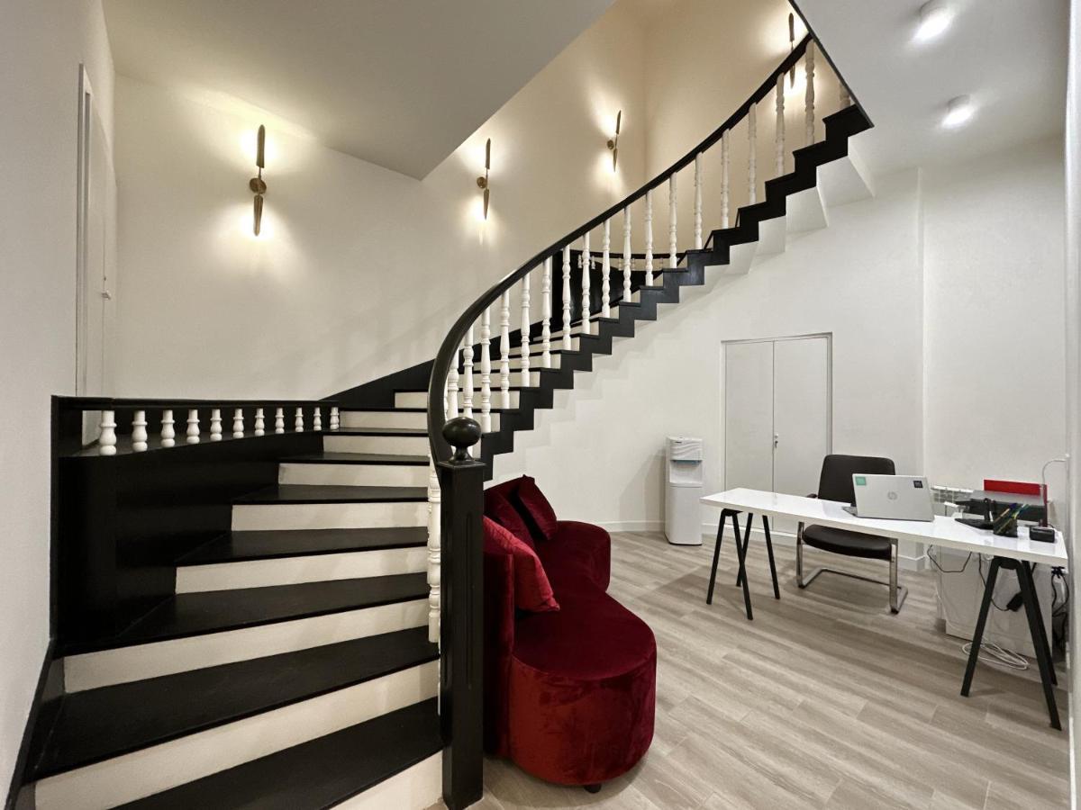 Ris Opera Apartments 耶烈万 外观 照片