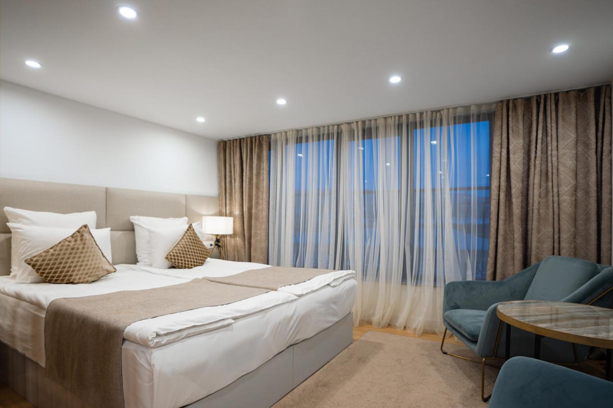 Ris Opera Apartments 耶烈万 外观 照片