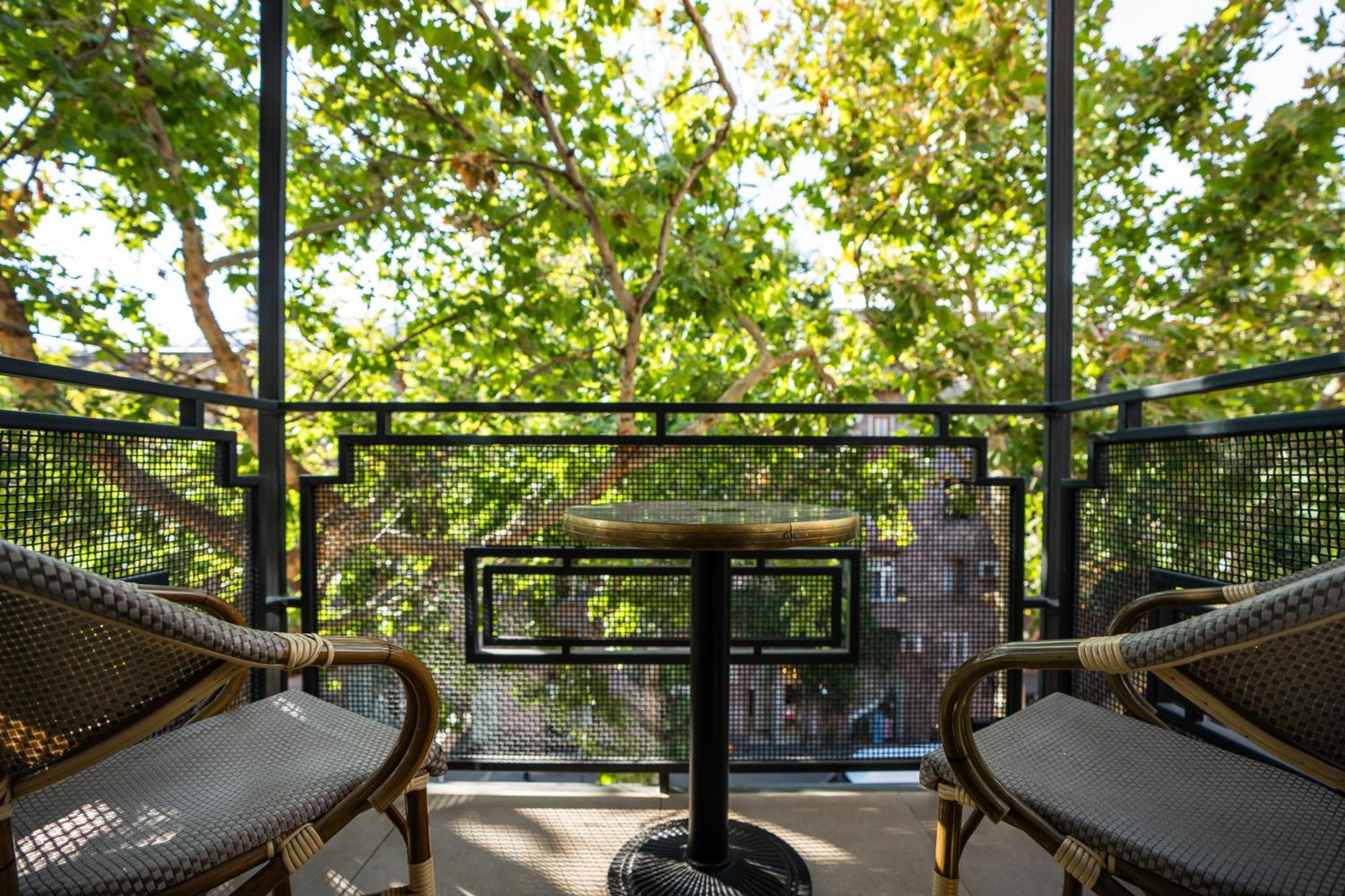Ris Opera Apartments 耶烈万 外观 照片