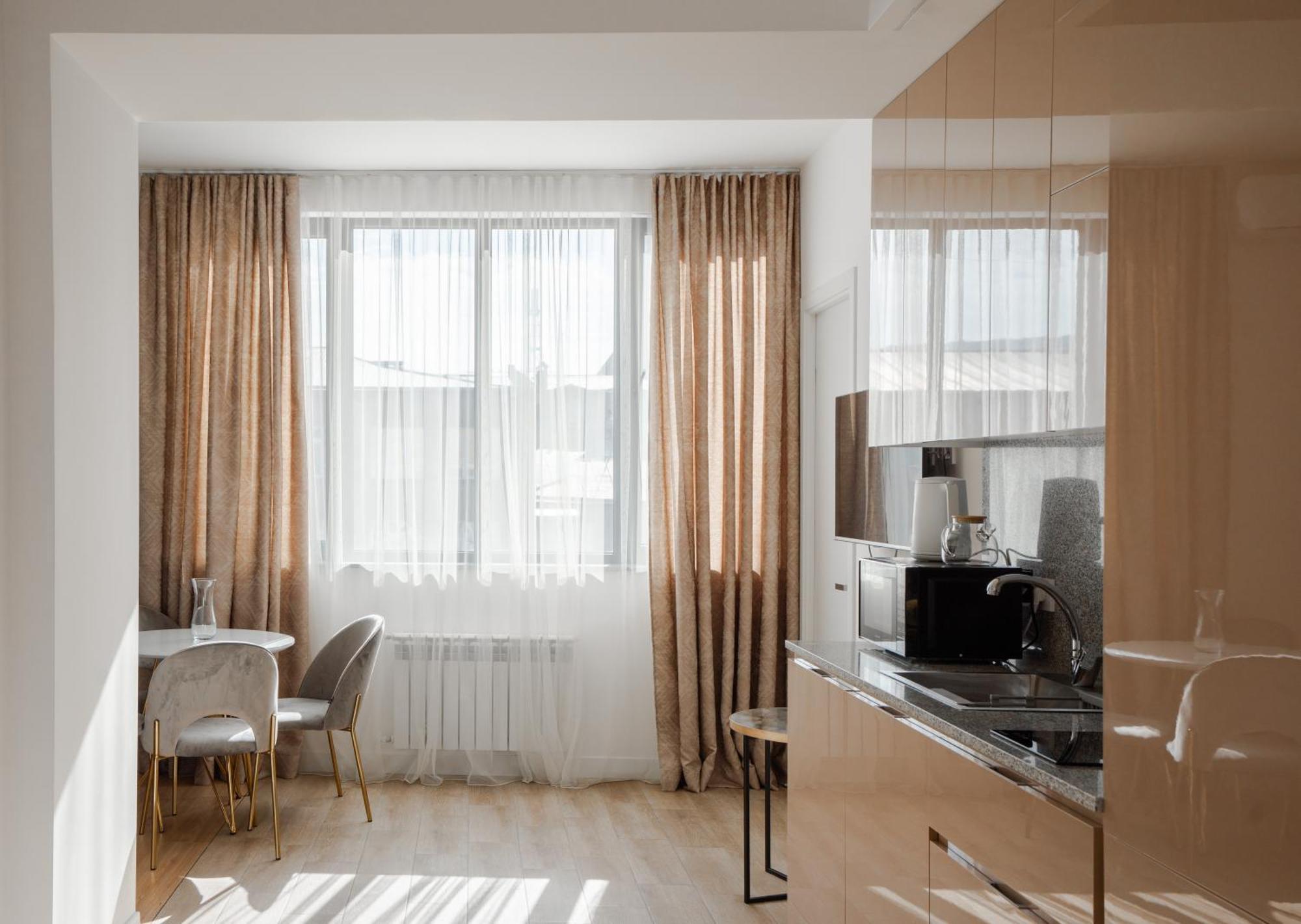 Ris Opera Apartments 耶烈万 外观 照片