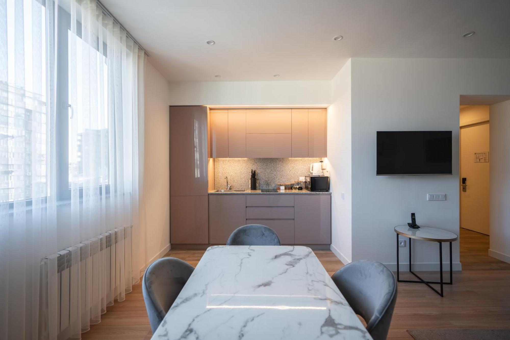 Ris Opera Apartments 耶烈万 外观 照片