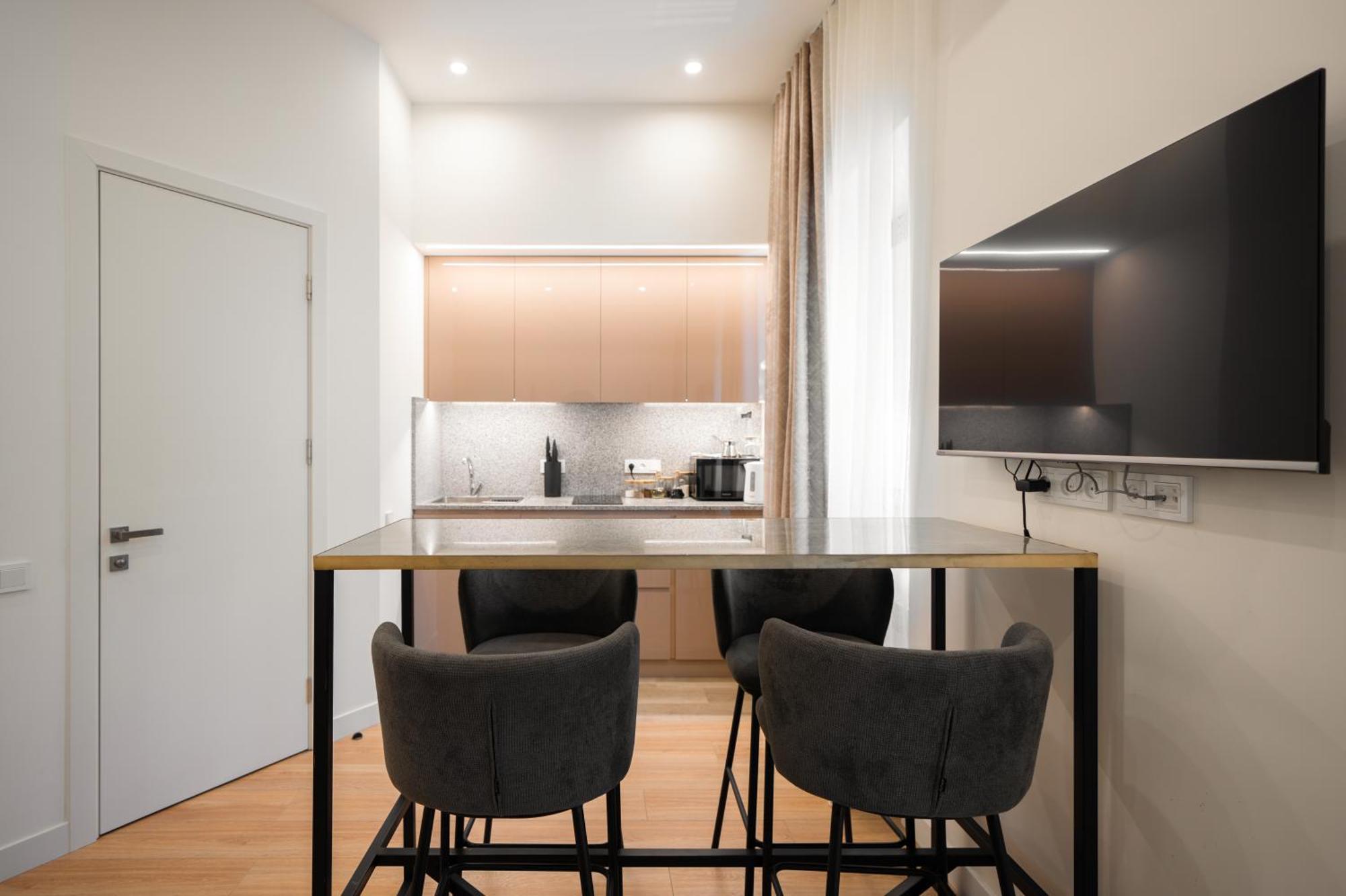 Ris Opera Apartments 耶烈万 外观 照片