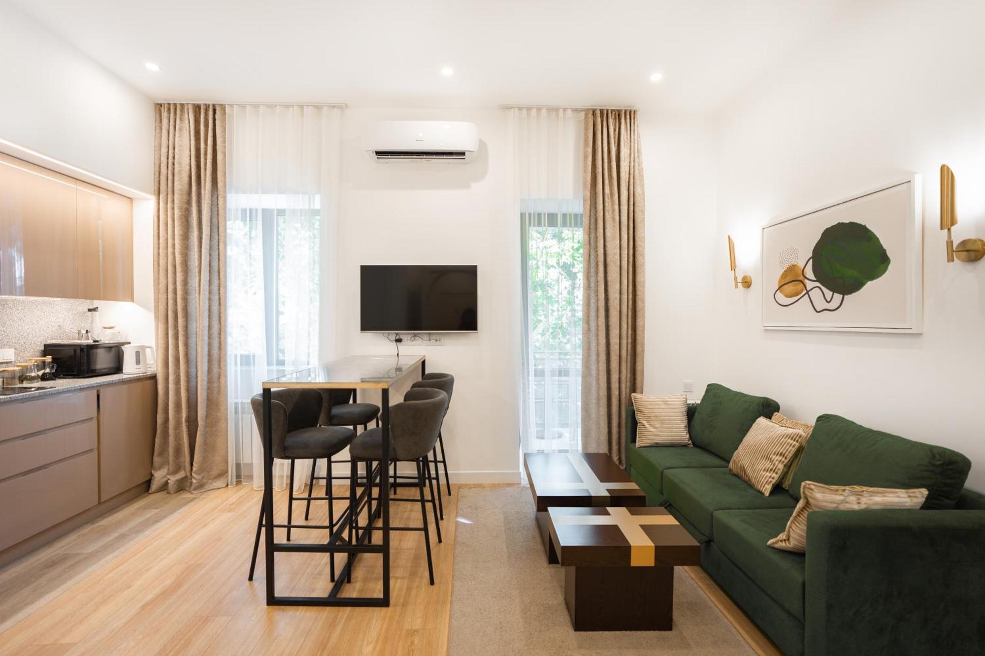 Ris Opera Apartments 耶烈万 外观 照片
