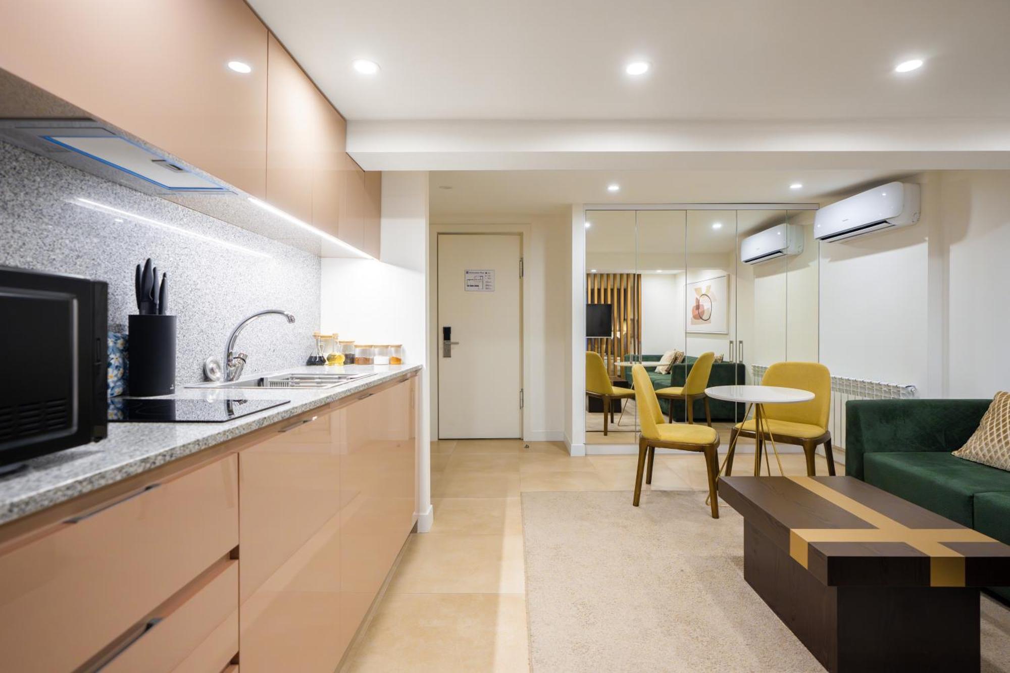 Ris Opera Apartments 耶烈万 外观 照片